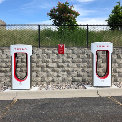 10 Tesla Superchargers open voor niet-Tesla’s