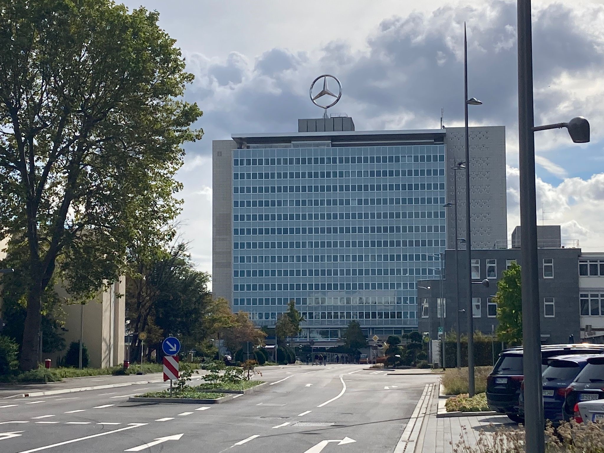 Project Zero - Stuttgart Daimler HQ