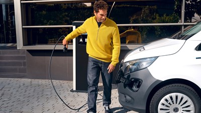 Wat is goedkoper: een elektrische of brandstofauto?